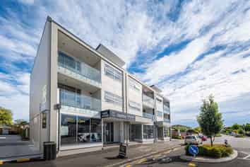 Modern Retail Shop for Sale