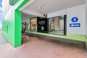 GREAT BOUTIQUE OFFICE / RETAIL FOR SALE OR LEASE