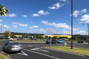 GREAT RETAIL IN ALBANY CENTRE