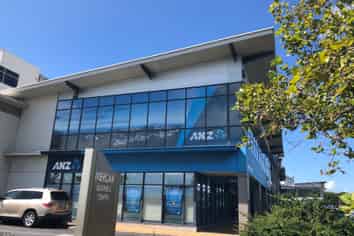 GREAT RETAIL IN ALBANY CENTRE