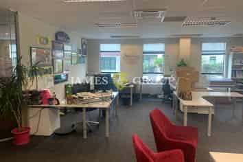 464sqm Rosebank Warehouse + 262sqm Office