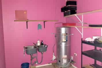 COMMERCIAL UNIT FOR LEASE