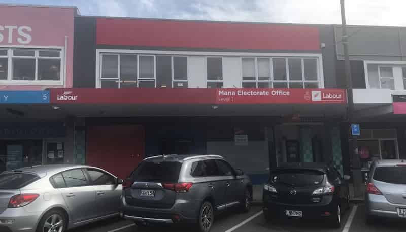 6 Hartham Place South, Porirua