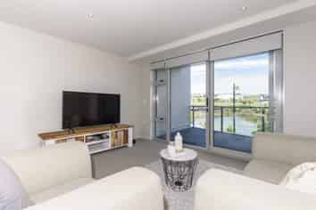 105/5 Rose Garden Lane, Albany