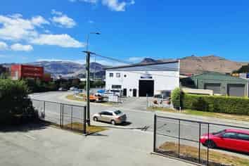 310 sqm Warehouse / Office, Hillsborough