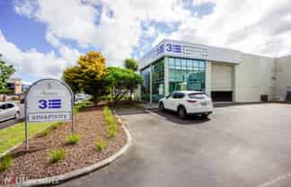 Versatile Albany Office & Warehouse - 240m²
