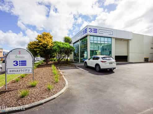 Versatile Albany Office & Warehouse - 240m²