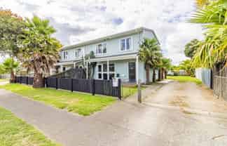 207 & 208 Anzac Parade, Wanganui East