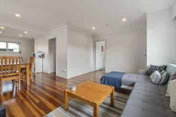 2/256A Blockhouse Bay Road, Avondale