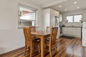 2/256A Blockhouse Bay Road, Avondale