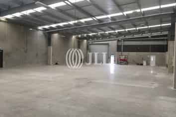 Modern Industrial: 700 - 1,400sqm