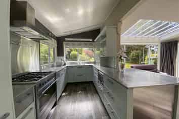 42 Alice Street, Gladstone