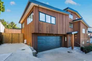 73B East Coast Road, Castor Bay