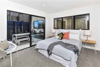 73B East Coast Road, Castor Bay