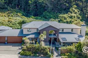 55 Furlong Crescent, Churton Park