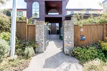 55 Furlong Crescent, Churton Park