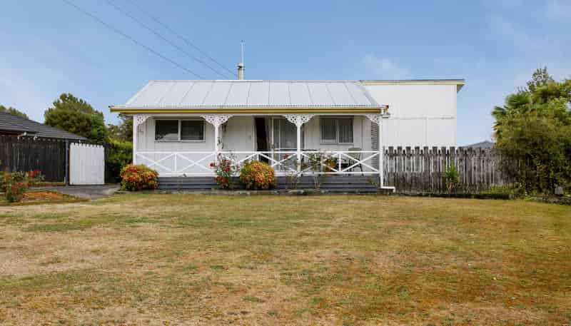 23 Forest View Road, 