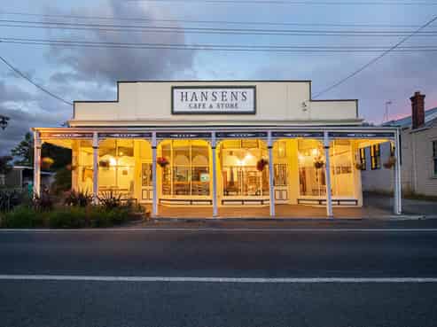 2900 Kimbolton Road, Kimbolton