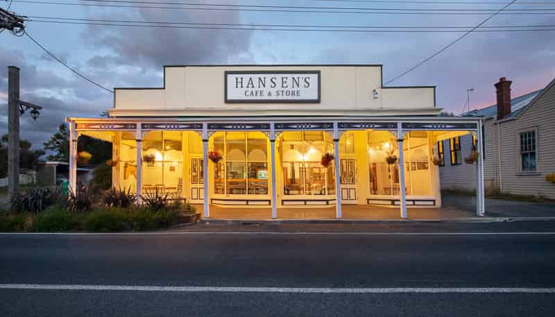 2900 Kimbolton Road, Kimbolton