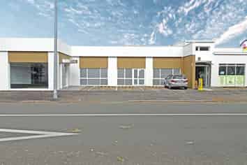 Modern CBD office with parking 