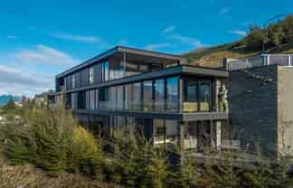 1-3 Highlands Close, 