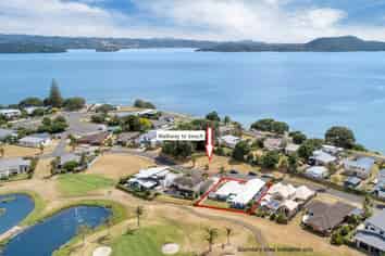 9 Barbados Way, One Tree Point