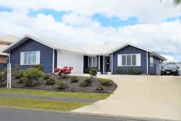 9 Barbados Way, One Tree Point