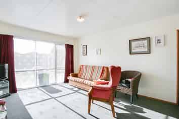 82 Wynyard Crescent, Tamatea