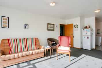 82 Wynyard Crescent, Tamatea