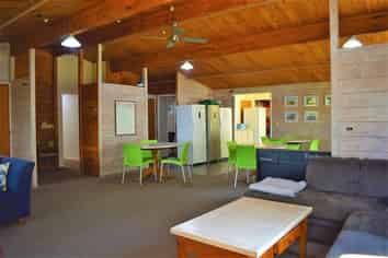 YHA Backpacker- Sunflower Lodge, New Plymouth
