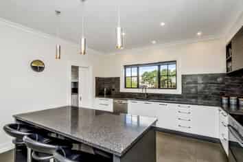 1 The Ridge, Kennedys Bush