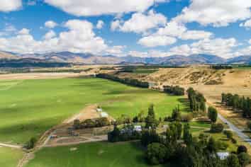 324 Luggate Tarras Road, Luggate