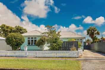 2 Webb Street, Westport