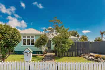 2 Webb Street, Westport