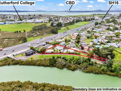 141 Flanshaw Road, Te Atatu South