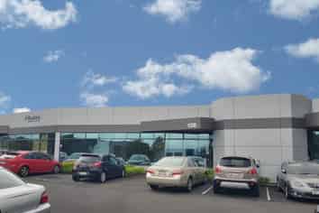 324M² OFFICE WITH REAR ROLLER DOOR ACCESS