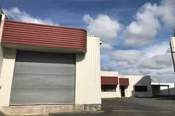 Large Warehouse with Yard Space - Greerton