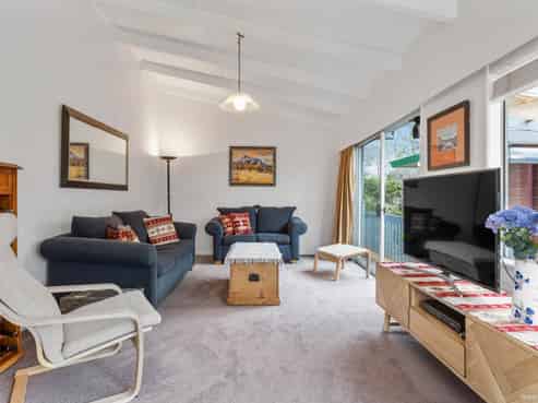 1/14 Dalmeny Close, Murrays Bay