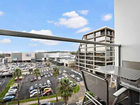 606/17 Amersham Way, Manukau