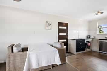 42 Felton Mathew Ave, Saint Johns