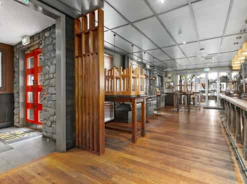 ICONIC TENANT - MODERN INVESTMENT OPPORTUNITY