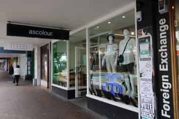 Prime Retail Space on 'Edinburgh Way' Block