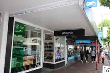 Prime Retail Space on 'Edinburgh Way' Block