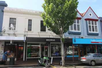 Prime Retail Space on 'Edinburgh Way' Block