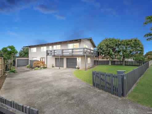 54 Prince Regent Drive, Half Moon Bay