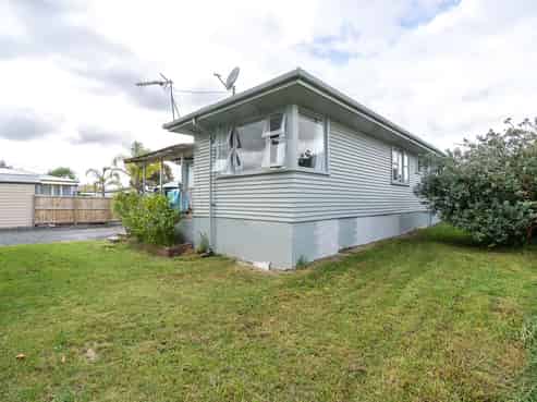 86 Tawa Street, Melville