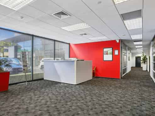 A Class Above!! Stylish Fitout - 20 Parks!!