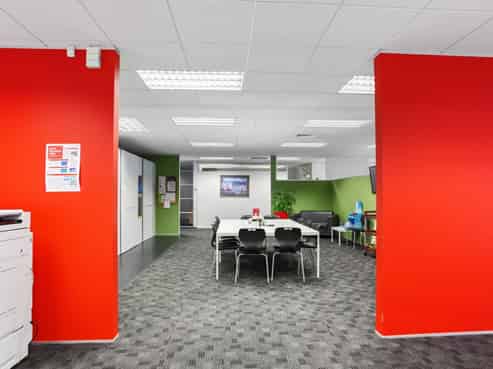 A Class Above!! Stylish Fitout - 20 Parks!!