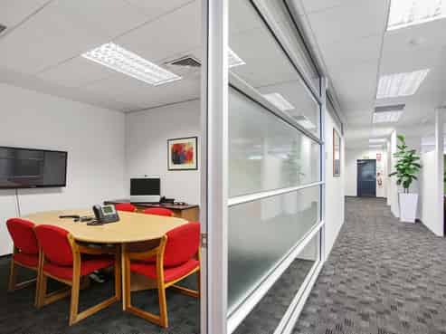 A Class Above!! Stylish Fitout - 20 Parks!!