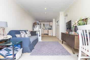 D506/176 Broadway, Newmarket